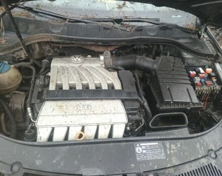 Серый Фольксваген Пассат, объемом двигателя 3 л и пробегом 290 тыс. км за 3200 $, фото 4 на Automoto.ua