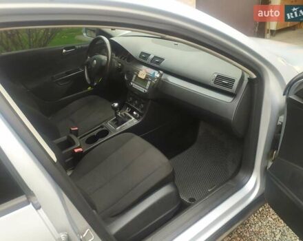 Серый Фольксваген Пассат, объемом двигателя 1.6 л и пробегом 284 тыс. км за 7200 $, фото 2 на Automoto.ua