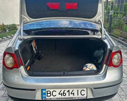 Сірий Фольксваген Пассат, об'ємом двигуна 1.6 л та пробігом 265 тис. км за 6000 $, фото 1 на Automoto.ua