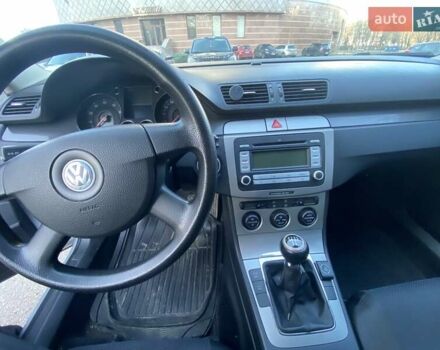 Сірий Фольксваген Пассат, об'ємом двигуна 1.6 л та пробігом 270 тис. км за 6800 $, фото 11 на Automoto.ua