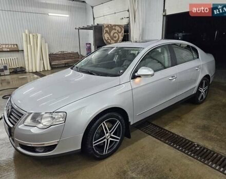 Серый Фольксваген Пассат, объемом двигателя 2 л и пробегом 220 тыс. км за 7200 $, фото 1 на Automoto.ua