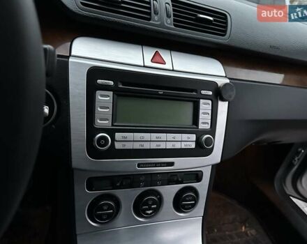 Сірий Фольксваген Пассат, об'ємом двигуна 1.98 л та пробігом 219 тис. км за 7500 $, фото 12 на Automoto.ua