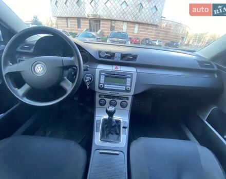 Сірий Фольксваген Пассат, об'ємом двигуна 1.6 л та пробігом 270 тис. км за 6800 $, фото 10 на Automoto.ua