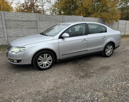 Серый Фольксваген Пассат, объемом двигателя 0 л и пробегом 350 тыс. км за 2141 $, фото 1 на Automoto.ua