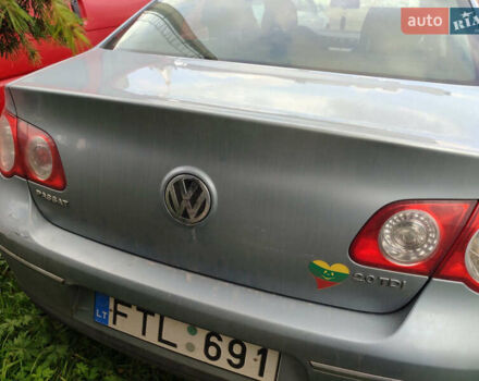 Серый Фольксваген Пассат, объемом двигателя 2 л и пробегом 304 тыс. км за 2300 $, фото 8 на Automoto.ua