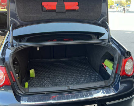 Серый Фольксваген Пассат, объемом двигателя 2 л и пробегом 330 тыс. км за 7400 $, фото 18 на Automoto.ua