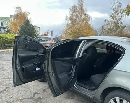 Сірий Фольксваген Пассат, об'ємом двигуна 2 л та пробігом 227 тис. км за 5999 $, фото 18 на Automoto.ua