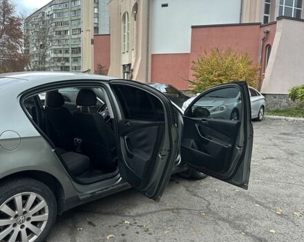 Сірий Фольксваген Пассат, об'ємом двигуна 2 л та пробігом 227 тис. км за 5999 $, фото 17 на Automoto.ua