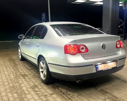 Серый Фольксваген Пассат, объемом двигателя 1.6 л и пробегом 244 тыс. км за 6000 $, фото 2 на Automoto.ua