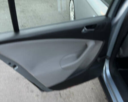 Серый Фольксваген Пассат, объемом двигателя 1.6 л и пробегом 190 тыс. км за 6450 $, фото 28 на Automoto.ua