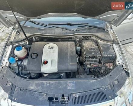 Сірий Фольксваген Пассат, об'ємом двигуна 1.6 л та пробігом 265 тис. км за 6000 $, фото 11 на Automoto.ua