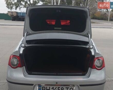 Сірий Фольксваген Пассат, об'ємом двигуна 2 л та пробігом 266 тис. км за 4999 $, фото 19 на Automoto.ua