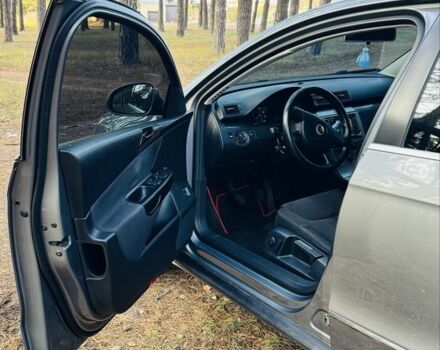 Серый Фольксваген Пассат, объемом двигателя 2 л и пробегом 295 тыс. км за 6800 $, фото 6 на Automoto.ua