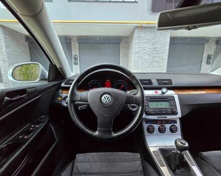 Серый Фольксваген Пассат, объемом двигателя 1.8 л и пробегом 240 тыс. км за 6499 $, фото 3 на Automoto.ua