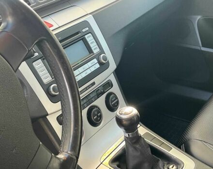 Сірий Фольксваген Пассат, об'ємом двигуна 1.8 л та пробігом 258 тис. км за 6890 $, фото 17 на Automoto.ua