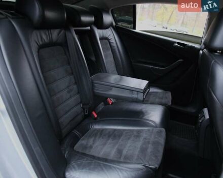 Сірий Фольксваген Пассат, об'ємом двигуна 1.8 л та пробігом 241 тис. км за 6900 $, фото 8 на Automoto.ua