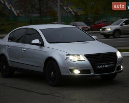 Сірий Фольксваген Пассат, об'ємом двигуна 1.8 л та пробігом 241 тис. км за 6900 $, фото 2 на Automoto.ua