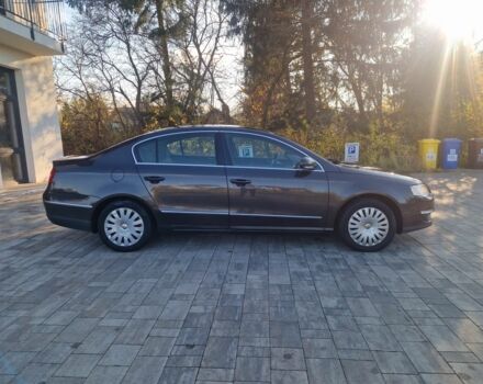 Серый Фольксваген Пассат, объемом двигателя 2 л и пробегом 300 тыс. км за 2786 $, фото 3 на Automoto.ua