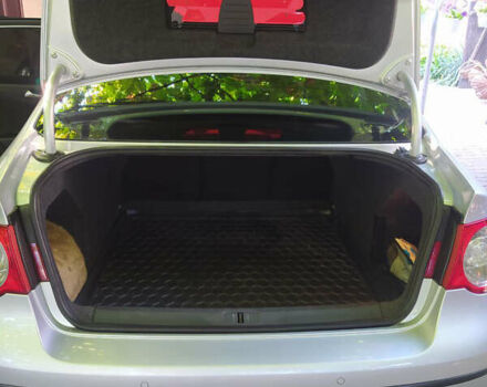 Серый Фольксваген Пассат, объемом двигателя 1.6 л и пробегом 178 тыс. км за 8100 $, фото 10 на Automoto.ua