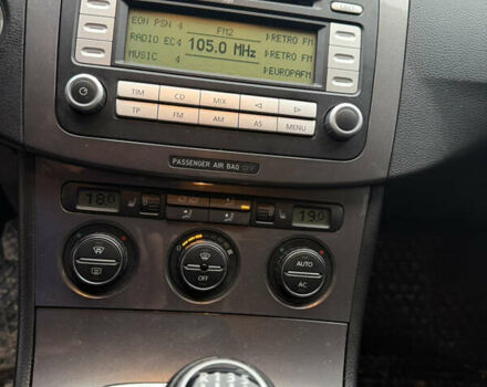 Серый Фольксваген Пассат, объемом двигателя 1.97 л и пробегом 236 тыс. км за 6000 $, фото 10 на Automoto.ua