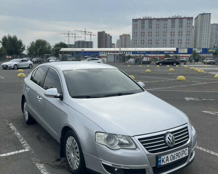 Сірий Фольксваген Пассат, об'ємом двигуна 1.8 л та пробігом 369 тис. км за 7400 $, фото 2 на Automoto.ua