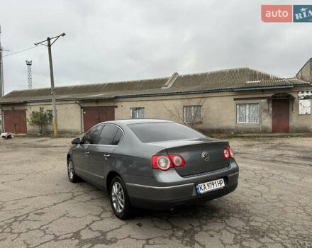 Сірий Фольксваген Пассат, об'ємом двигуна 2 л та пробігом 231 тис. км за 6250 $, фото 5 на Automoto.ua