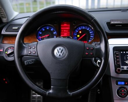 Сірий Фольксваген Пассат, об'ємом двигуна 1.8 л та пробігом 241 тис. км за 6900 $, фото 11 на Automoto.ua