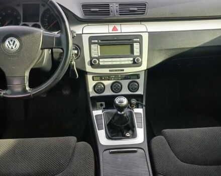 Серый Фольксваген Пассат, объемом двигателя 1.8 л и пробегом 231 тыс. км за 6900 $, фото 4 на Automoto.ua