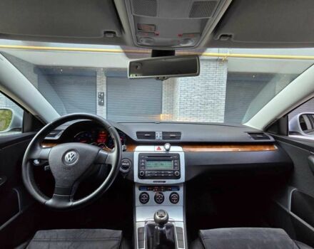 Серый Фольксваген Пассат, объемом двигателя 1.8 л и пробегом 240 тыс. км за 6499 $, фото 2 на Automoto.ua