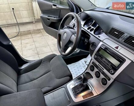 Серый Фольксваген Пассат, объемом двигателя 1.8 л и пробегом 290 тыс. км за 5499 $, фото 19 на Automoto.ua