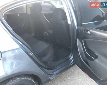 Сірий Фольксваген Пассат, об'ємом двигуна 1.8 л та пробігом 320 тис. км за 5550 $, фото 11 на Automoto.ua