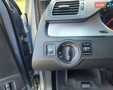 Серый Фольксваген Пассат, объемом двигателя 1.8 л и пробегом 230 тыс. км за 7500 $, фото 10 на Automoto.ua