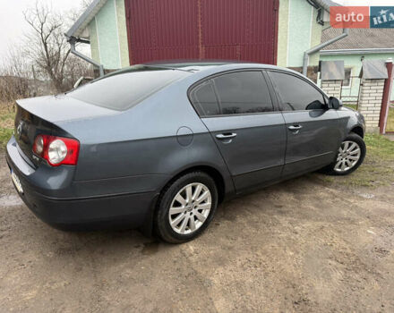 Серый Фольксваген Пассат, объемом двигателя 1.97 л и пробегом 236 тыс. км за 6000 $, фото 3 на Automoto.ua