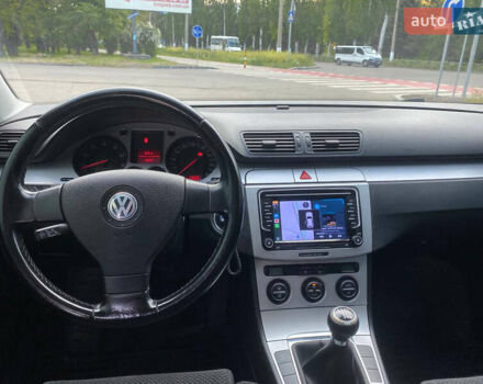 Серый Фольксваген Пассат, объемом двигателя 1.8 л и пробегом 230 тыс. км за 7500 $, фото 6 на Automoto.ua