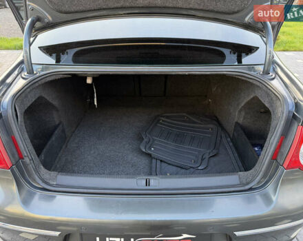 Сірий Фольксваген Пассат, об'ємом двигуна 2 л та пробігом 310 тис. км за 5800 $, фото 37 на Automoto.ua