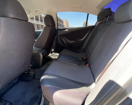 Серый Фольксваген Пассат, объемом двигателя 1.8 л и пробегом 300 тыс. км за 5400 $, фото 11 на Automoto.ua