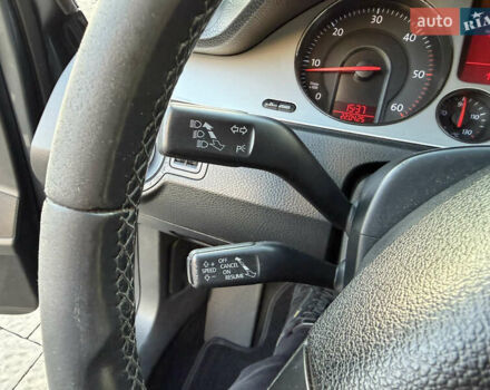 Сірий Фольксваген Пассат, об'ємом двигуна 2 л та пробігом 310 тис. км за 5800 $, фото 35 на Automoto.ua