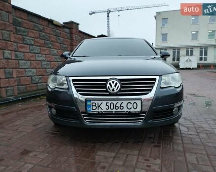 Серый Фольксваген Пассат, объемом двигателя 1.97 л и пробегом 262 тыс. км за 8700 $, фото 1 на Automoto.ua