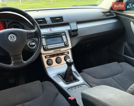 Сірий Фольксваген Пассат, об'ємом двигуна 2 л та пробігом 310 тис. км за 5800 $, фото 25 на Automoto.ua