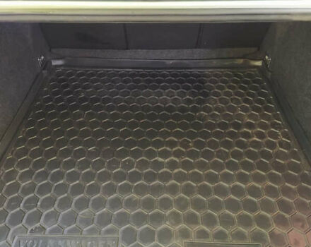 Серый Фольксваген Пассат, объемом двигателя 1.6 л и пробегом 178 тыс. км за 8100 $, фото 9 на Automoto.ua