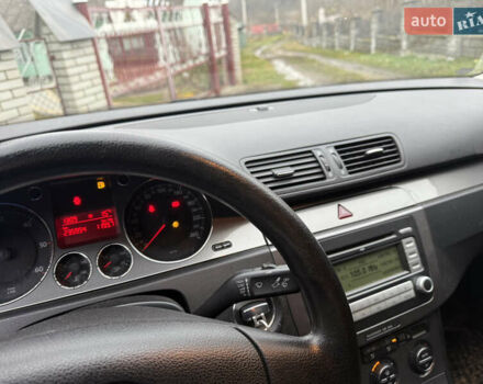 Серый Фольксваген Пассат, объемом двигателя 1.97 л и пробегом 236 тыс. км за 6000 $, фото 9 на Automoto.ua