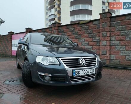 Серый Фольксваген Пассат, объемом двигателя 1.97 л и пробегом 262 тыс. км за 8700 $, фото 2 на Automoto.ua