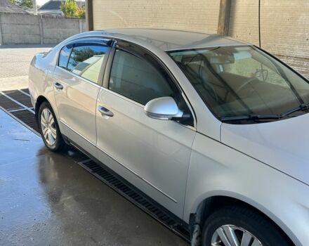 Серый Фольксваген Пассат, объемом двигателя 1.8 л и пробегом 208 тыс. км за 6000 $, фото 2 на Automoto.ua