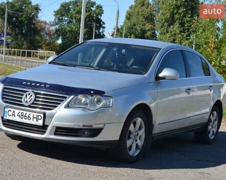 Серый Фольксваген Пассат, объемом двигателя 1.8 л и пробегом 210 тыс. км за 5800 $, фото 1 на Automoto.ua