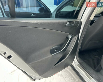 Сірий Фольксваген Пассат, об'ємом двигуна 2 л та пробігом 272 тис. км за 6999 $, фото 22 на Automoto.ua