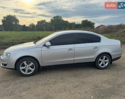 Серый Фольксваген Пассат, объемом двигателя 1.8 л и пробегом 285 тыс. км за 7800 $, фото 4 на Automoto.ua