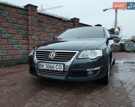 Серый Фольксваген Пассат, объемом двигателя 1.97 л и пробегом 262 тыс. км за 8700 $, фото 4 на Automoto.ua