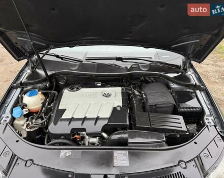 Серый Фольксваген Пассат, объемом двигателя 1.97 л и пробегом 236 тыс. км за 6000 $, фото 12 на Automoto.ua