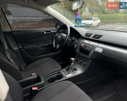 Серый Фольксваген Пассат, объемом двигателя 1.8 л и пробегом 292 тыс. км за 6500 $, фото 17 на Automoto.ua