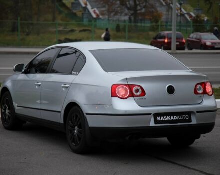 Сірий Фольксваген Пассат, об'ємом двигуна 1.8 л та пробігом 241 тис. км за 6900 $, фото 3 на Automoto.ua